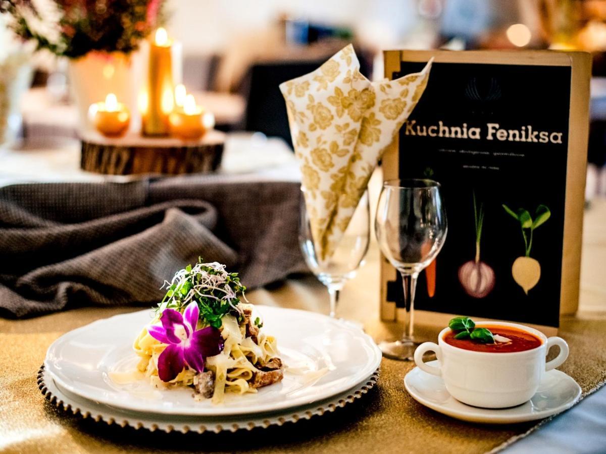 Hotel Feniks Gniezno Bagian luar foto