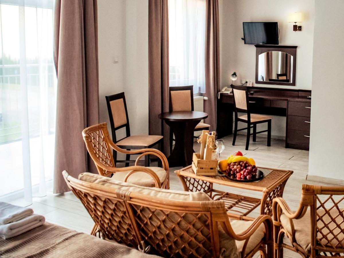 Hotel Feniks Gniezno Bagian luar foto
