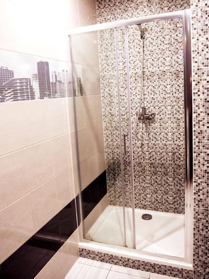 Hotel Feniks Gniezno Bagian luar foto