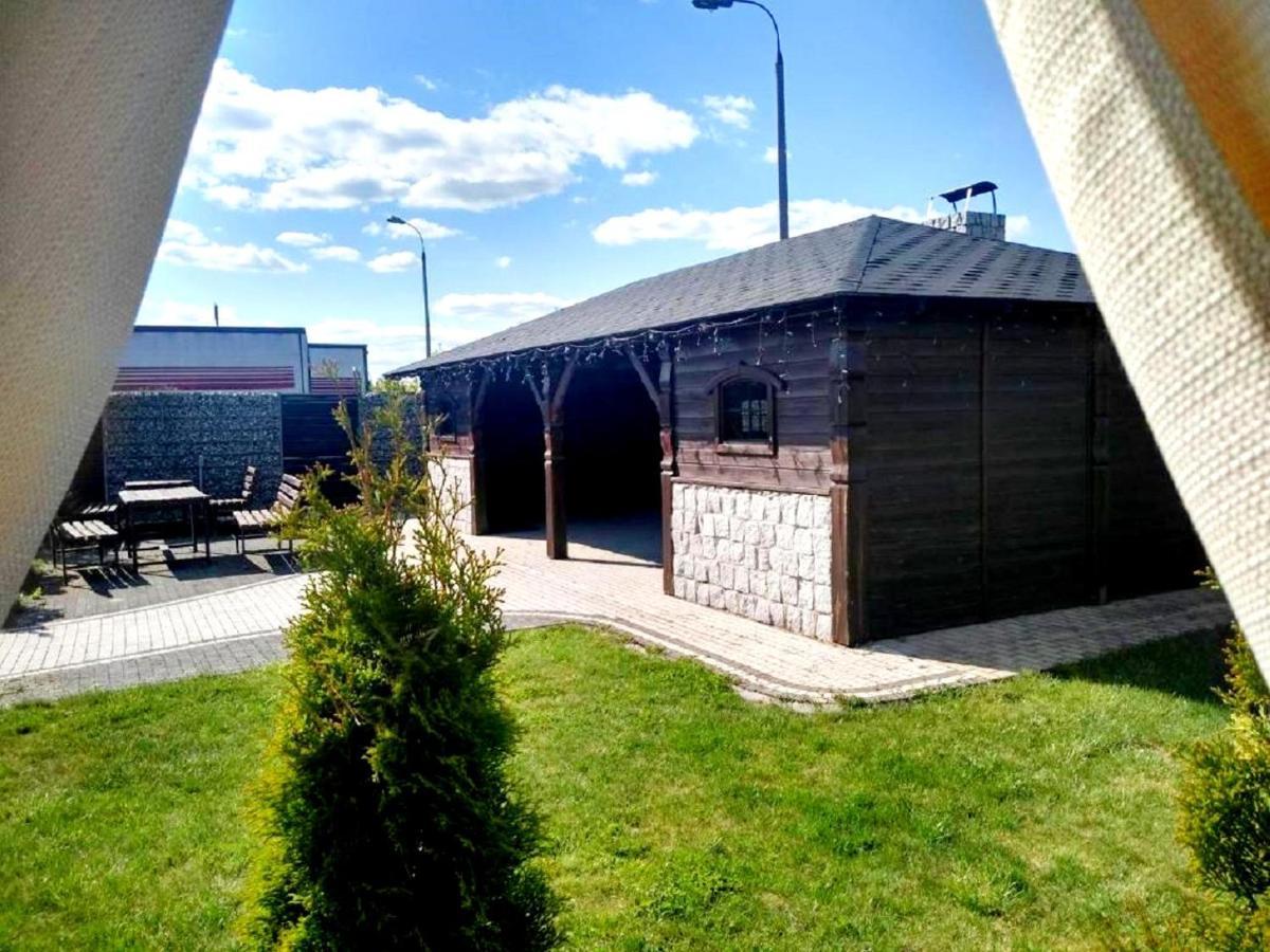 Hotel Feniks Gniezno Bagian luar foto